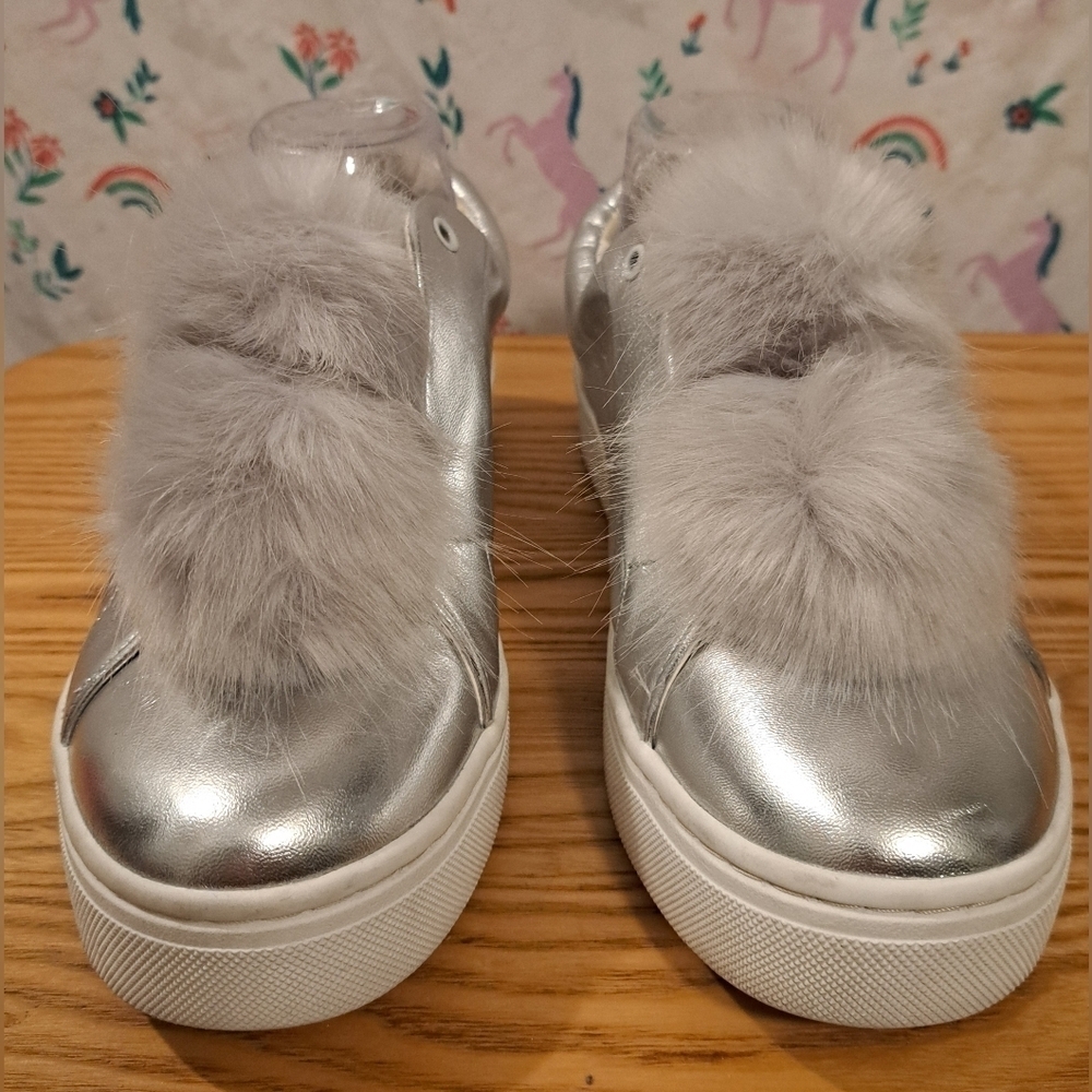 EUC Sam Edelman Leya Silver Metallic PomPom Casual Slide On Sneaker Shoe SZ 8M - Picture 2 of 7